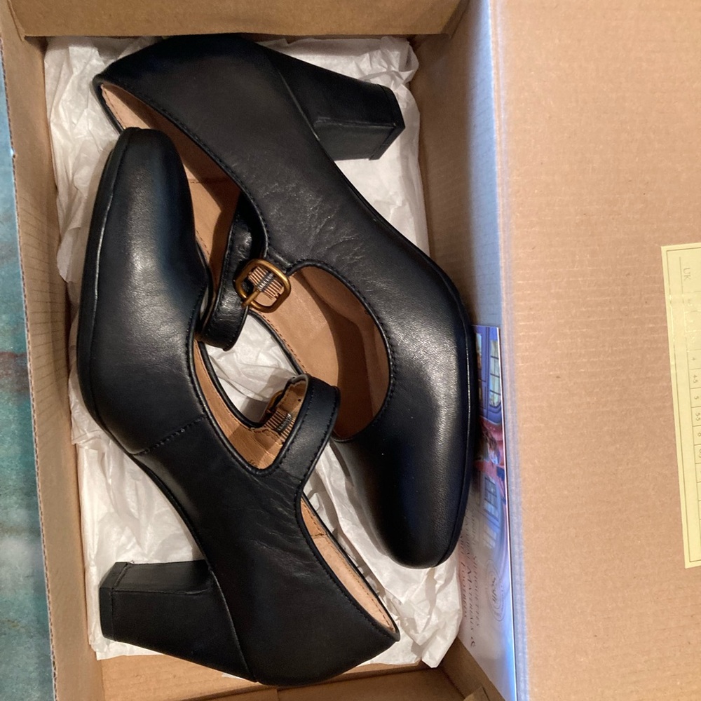 Black Pumps by Sofft 7 1/2